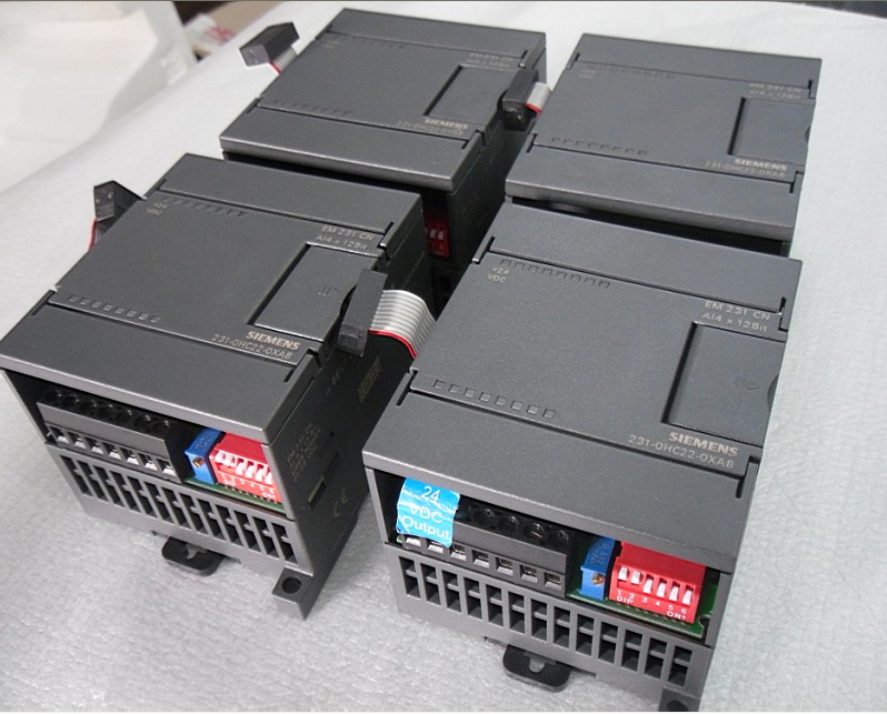 PLC 6ES7 221-1BH22-0XA8